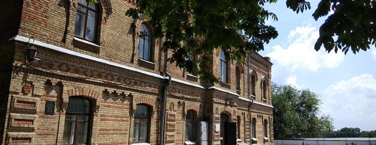 В підвальному приміщенні будівлі іконописної школи й майстерні було влаштовано нову лаврську ключню (1880–1883), де стали виготовляти кислощі, які до того варили в Либідському броварі