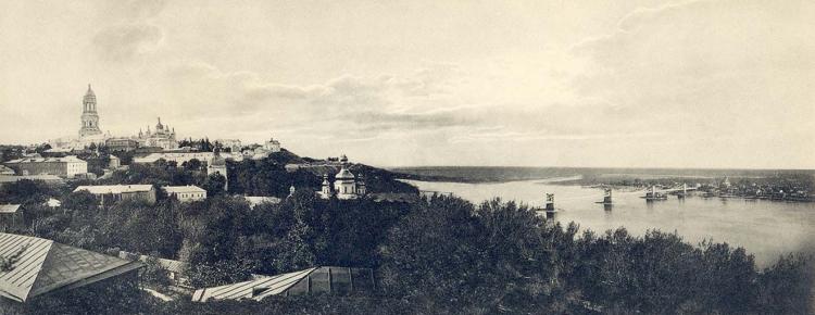 Вид на Киeво-Печерську лавру з дзвiницi Дальнiх печер