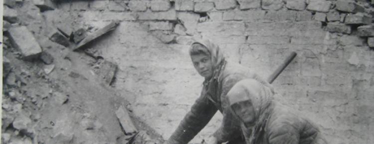 Розбирання руїн Успенського собору. 1940-і рр.