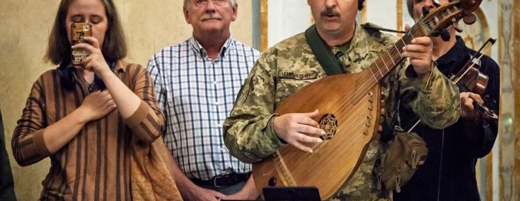 «Орша 1514. Пліч-о-пліч перемагаємо»: у Лаврі представили хоругви-символи історичної перемоги зображення 1