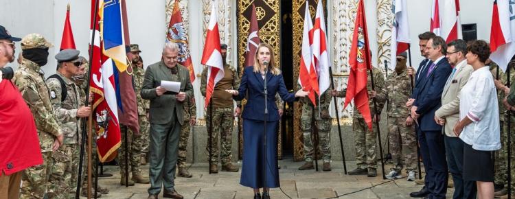 «Орша 1514. Пліч-о-пліч перемагаємо»: у Лаврі представили хоругви-символи історичної перемоги зображення 5