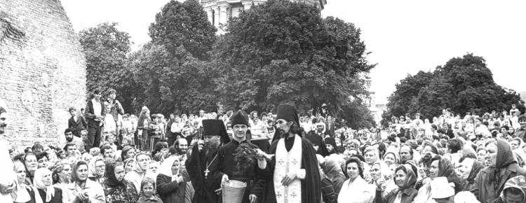 “Memories of Kyiv-Pechersk Lavra” photo project Revival of monastic life in Kyiv-Pechersk Lavra in the 1980s зображення 12