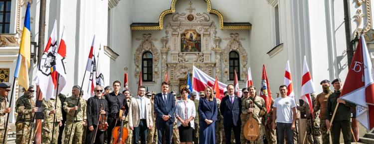 «Орша 1514. Пліч-о-пліч перемагаємо»: у Лаврі представили хоругви-символи історичної перемоги зображення 19