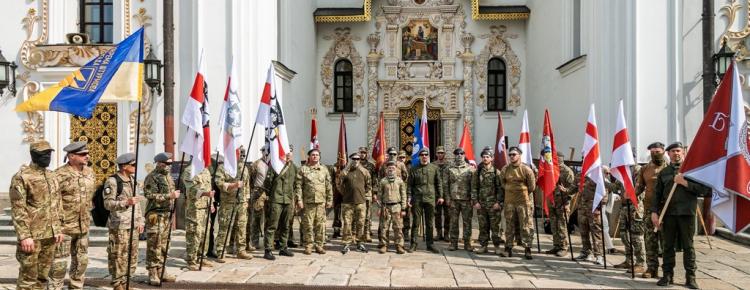 «Орша 1514. Пліч-о-пліч перемагаємо»: у Лаврі представили хоругви-символи історичної перемоги зображення 20