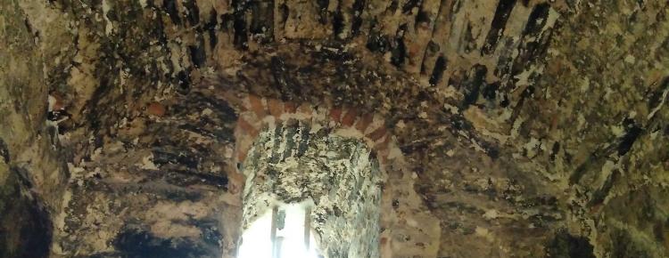 Фрагмент склепіння під час реставрації у приміщенні І-го ярусу