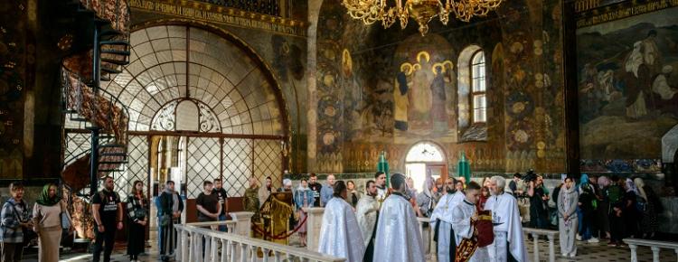 У Лаврі провели молебень за військовополонених захисників Маріуполя зображення 2