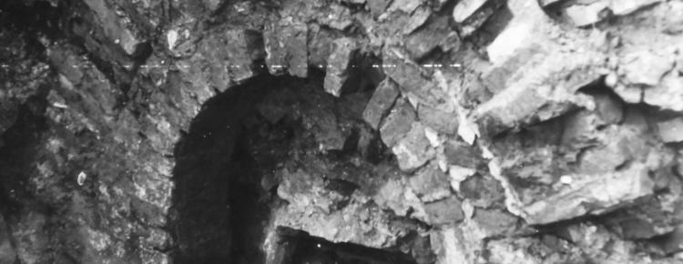 Arched brick masonry of the crypt wall of the 13th-14th centuries (1986)