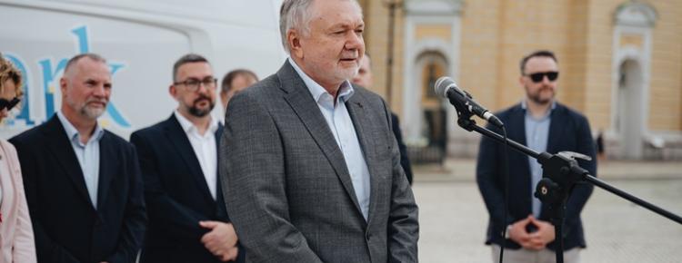 Зіновій Козицький, голова Благодійного фонду Козицького Зіновій Козицький, голова Благодійного фонду Козицького.