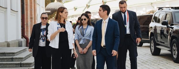 Віцепрем’єр-міністр, міністр закордонних справ Молдови Міхай Попшой побачив, як відновлюють Успенський собор після російської атаки зображення 2