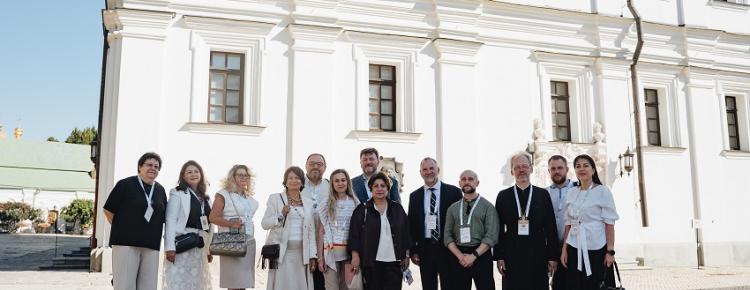 У Києво-Печерській лаврі відкрили програму VI Саміту перших леді та джентльменів зображення 11