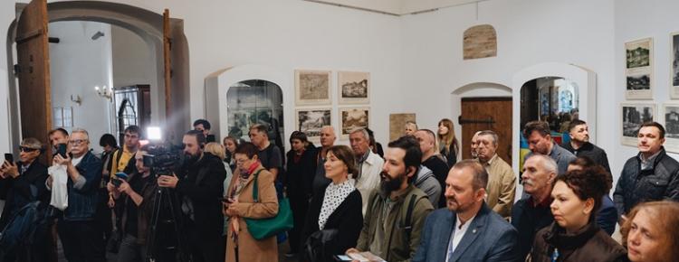 До 100-річчя Національного заповідника «Києво-Печерська лавра» відбулося спецпогашення поштової марки зображення 4