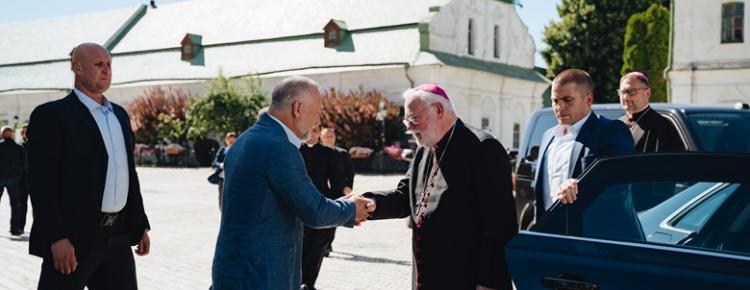 Святиня, що об’єднує християн: делегація Святого Престолу відвідала Києво-Печерську лавру зображення 6
