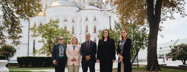 Американський письменник, журналіст і режисер-документаліст Себастьян Юнгер побував у Києво-Печерській лаврі зображення 9
