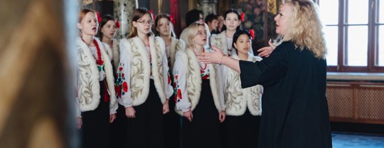 «Ми славимо Пасху Христову»: дівочий хор у Лаврі виконав духовні твори різних часів зображення 4